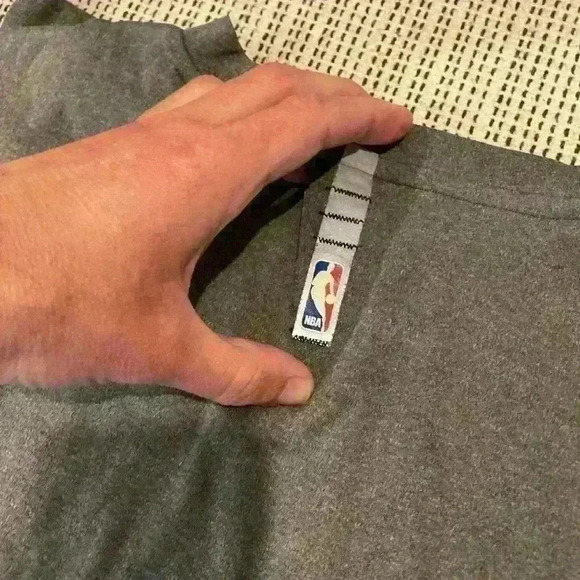 Philadelphia 76ers t shirt - Picture 5 of 5